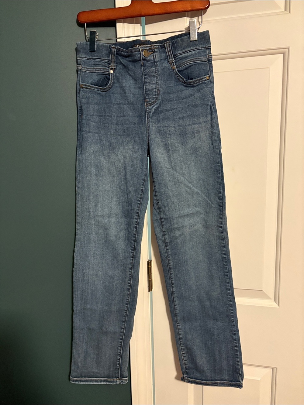 Liverpool Straight-Leg Jeans in Medium Blue. Stretch waist.